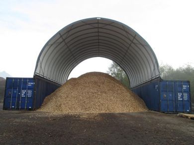 Rundbogenhalle auf Container gesetzt